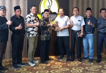 Komisi II DPRD Provinsi melakukan kunjungan kerja ke Pondok Pesantren Mahasiswa Universal Kota Bandung