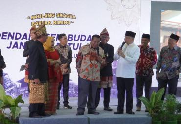 Gubernur Rohidin