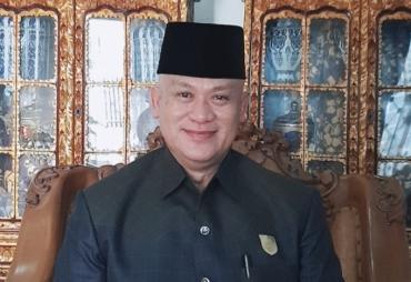 Anggota Komisi III DPRD Provinsi Herwin Suberhani Soroti Jalan Rusak Di Desa Tanjung Aur