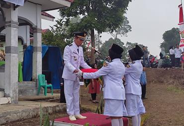 Pemrintah Kecamatan Sindang Dataran Gelar Upacara dan Berbagai Lomba