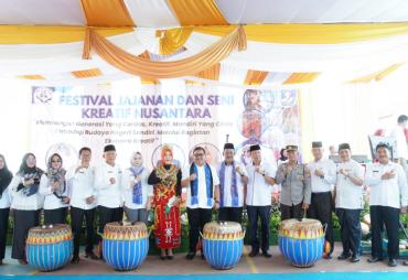 Pj Wali Kota Bengkulu Apresiasi Festival Jajanan dan Seni Kreatif Nusantara SMPN 18