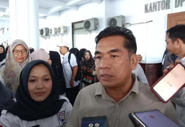 Anggota DPRD Komisi IV Edwar Samsi Minta Dana BOS Tepat Waktu dan Sasaran