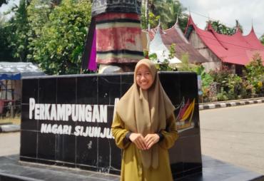 Putri Agustiono 