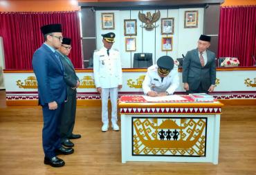 Hari Pertama Kerja, Bupati Tanggamus M Saleh Asnawi  …