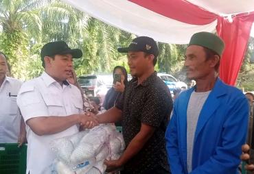 WaliKota Bengkulu Serahkan Bantuan Alat Tangkap dan Pengolahan Perikanan