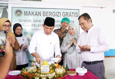 WaliKota Bengkulu Resmikan Dapur SPPG Program Makan Bergizi Gratis di Kelurahan Semarang