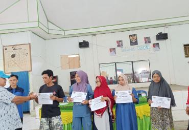 Pemdes Sari Bulan Tuntaskan BLT DD Tahap Akhir Tahun 2025,…