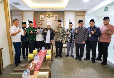 Gubernur Helmi Hasan Ajak Perusahaan Salurkan Zakat Melalui…