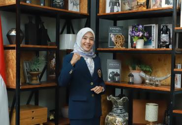 Naintyn Novitasari Raih Gelar Doktor Cum Laude Lewat Riset…