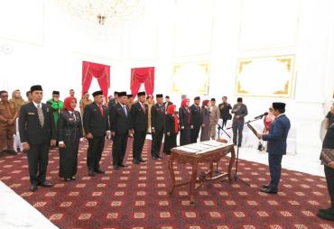 Dedy Wahyudi Lantik 10 Pejabat, Tegaskan: Tak Ada Tempat…