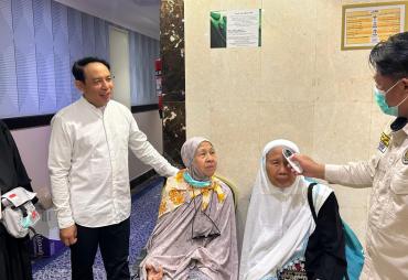 Nginep di Madinah, Walikota Bengkulu Dedy Wahyudi Buka…